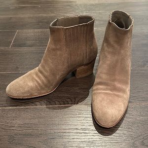 Vince beige booties